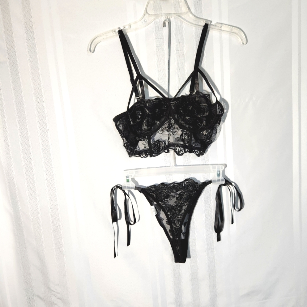 BLACK LACE WOMEN'S 2PC LINGERIE FOR SIZE MEDIUM